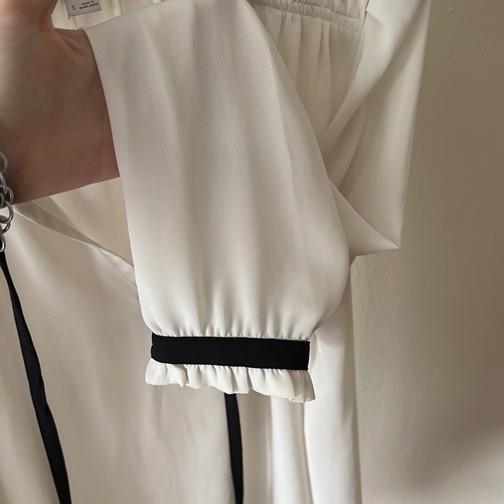 RUFFLE TIE TOP - Picture 3 of 4
